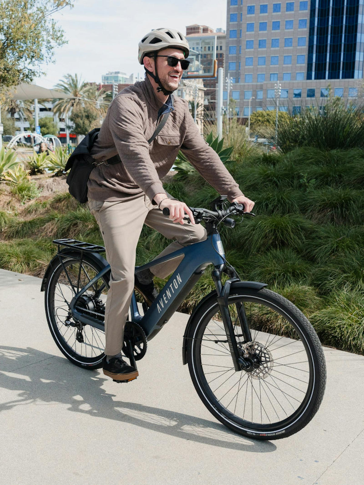 Aventon Level 4 REC Step-Through Electric Bike — official gallery photo 11