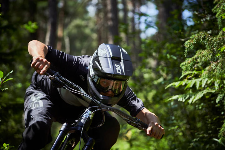 TSG SENTINEL HELMET FULL FACE DOWNHILL MTB WYRDRYDS